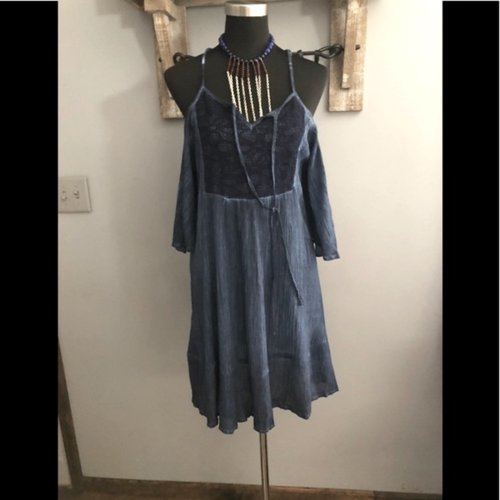 Earthbound cold shoulder peasant dress.